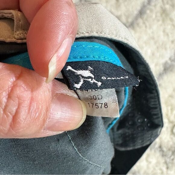 Oakley Tan Flat Front Shorts Casual Style - Picture 7 of 7